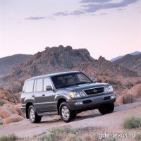 : Lexus LX470 спереди, сбоку